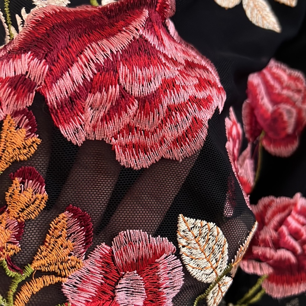 Agaci Floral Embroidered Bodycon | Size Small - Picture 2 of 5